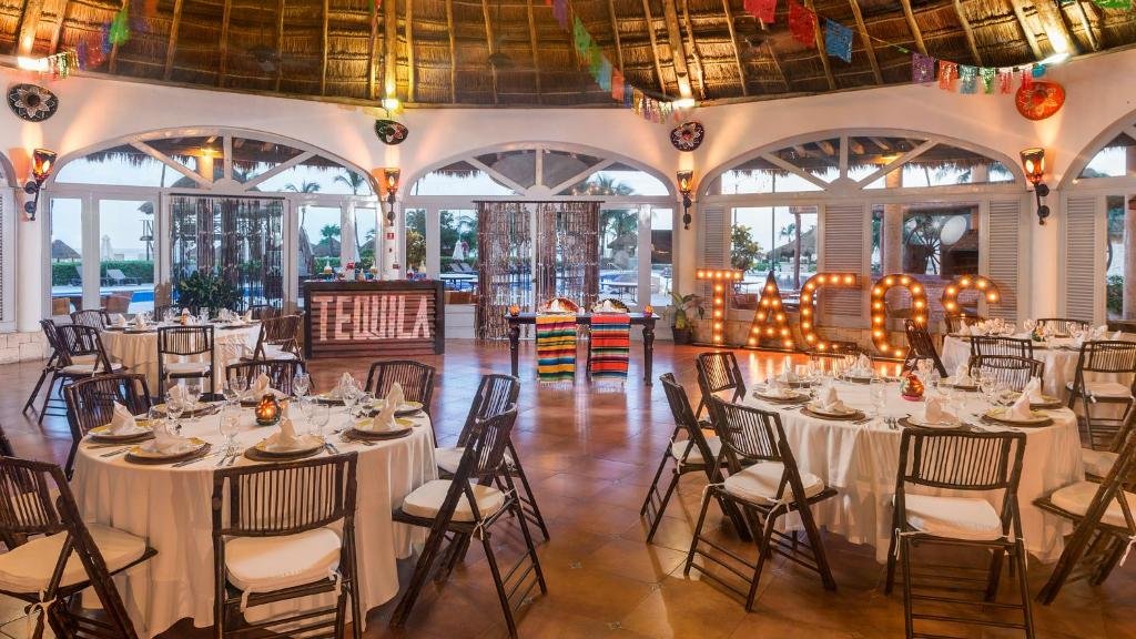 Ocean Maya Royale resort