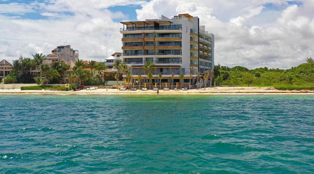 The Fives Oceanfront Puerto Morelos resort