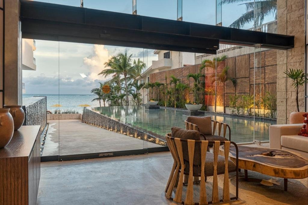 The Fives Oceanfront Puerto Morelos resort