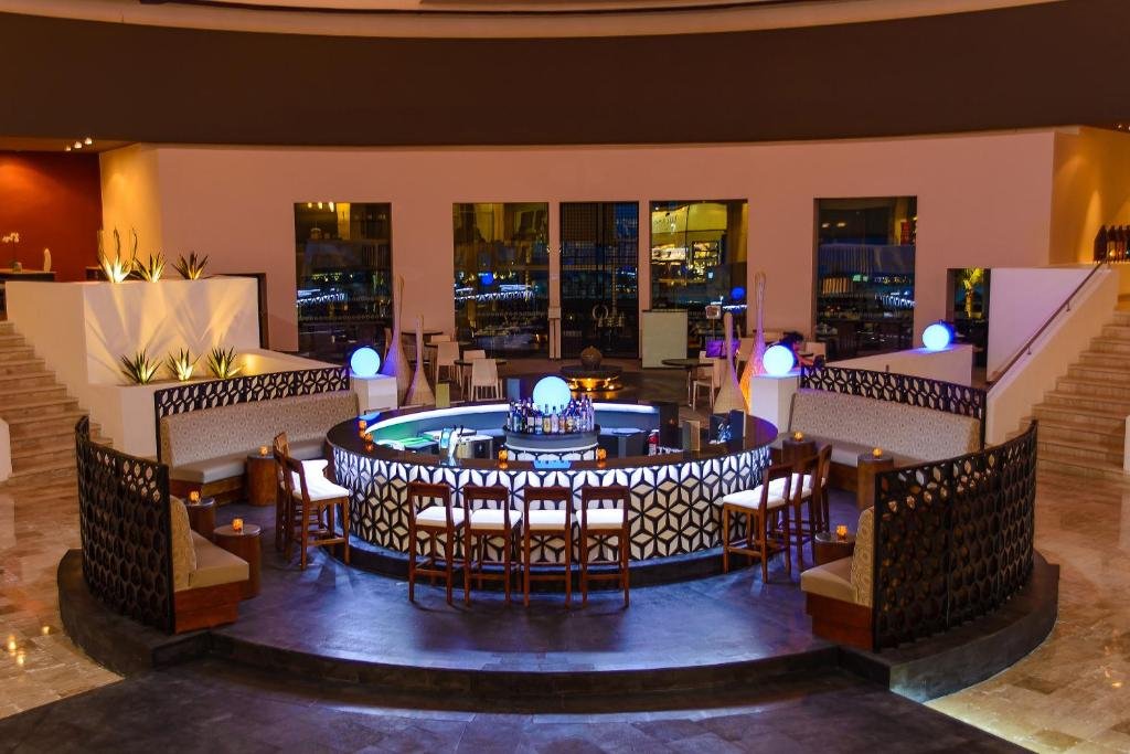 Krystal Grand Cancun resort