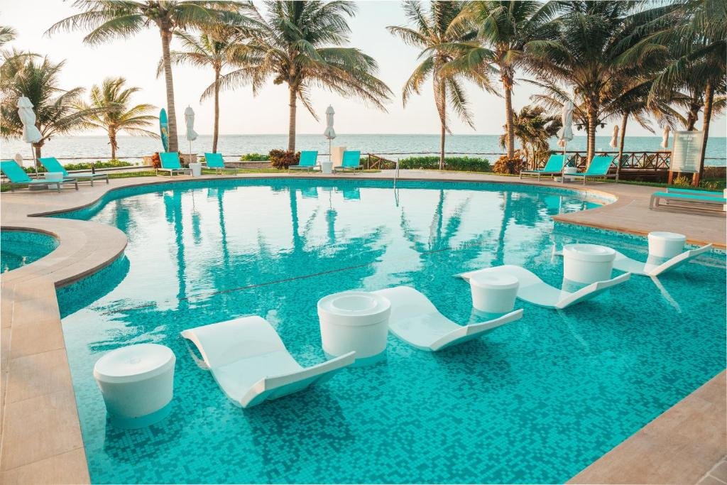 Margaritaville Island Reserve Riviera Cancún resort