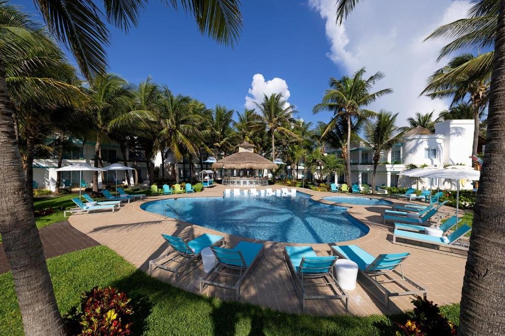 Margaritaville Island Reserve Riviera Cancún resort