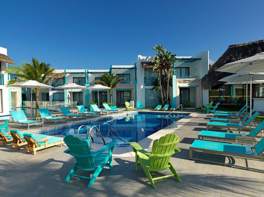 Margaritaville Island Reserve Riviera Cancún resort