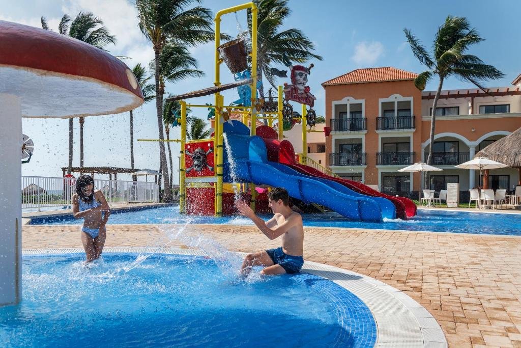 Ocean Coral Riviera Cancun resort