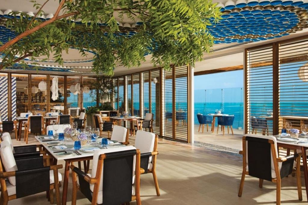 Hyatt Vivid Cancun resort