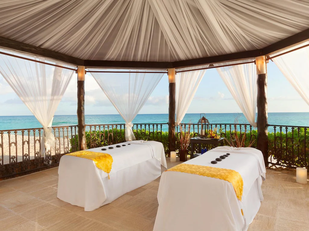 Wyndham Alltra Playa del Carmen resort