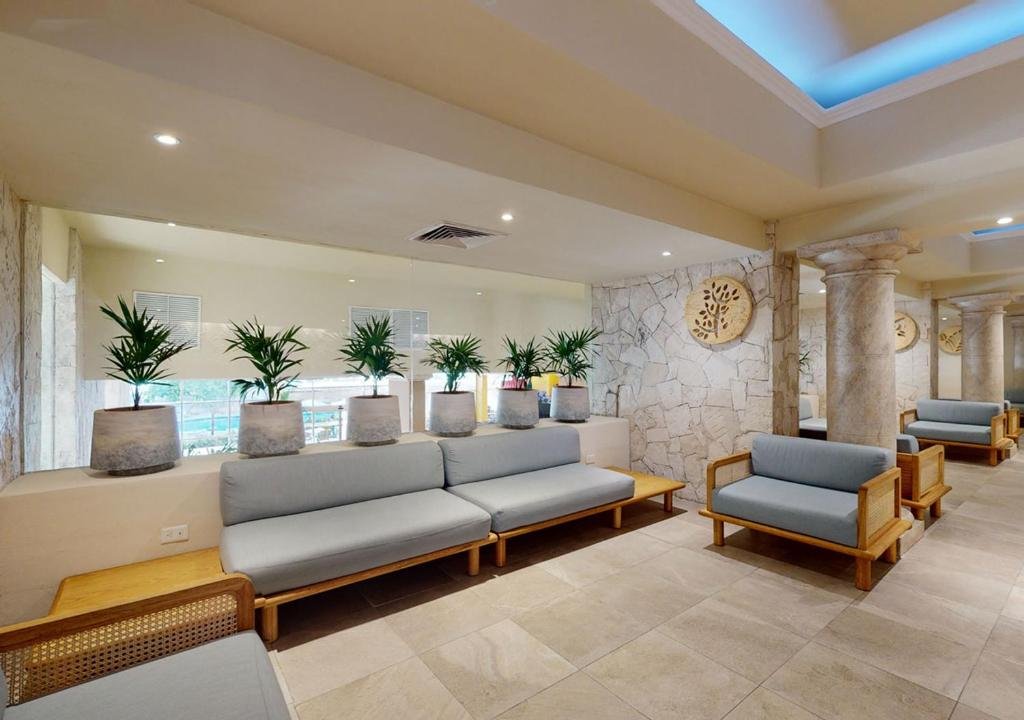 Grand Park Royal Cancún resort