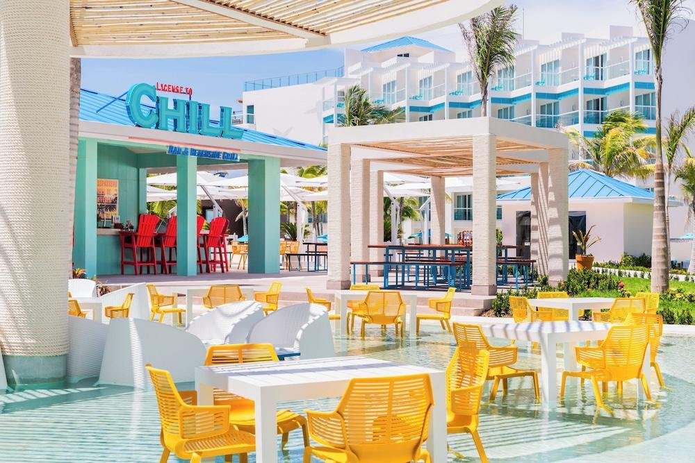 Margaritaville Island Reserve Riviera Cancún resort