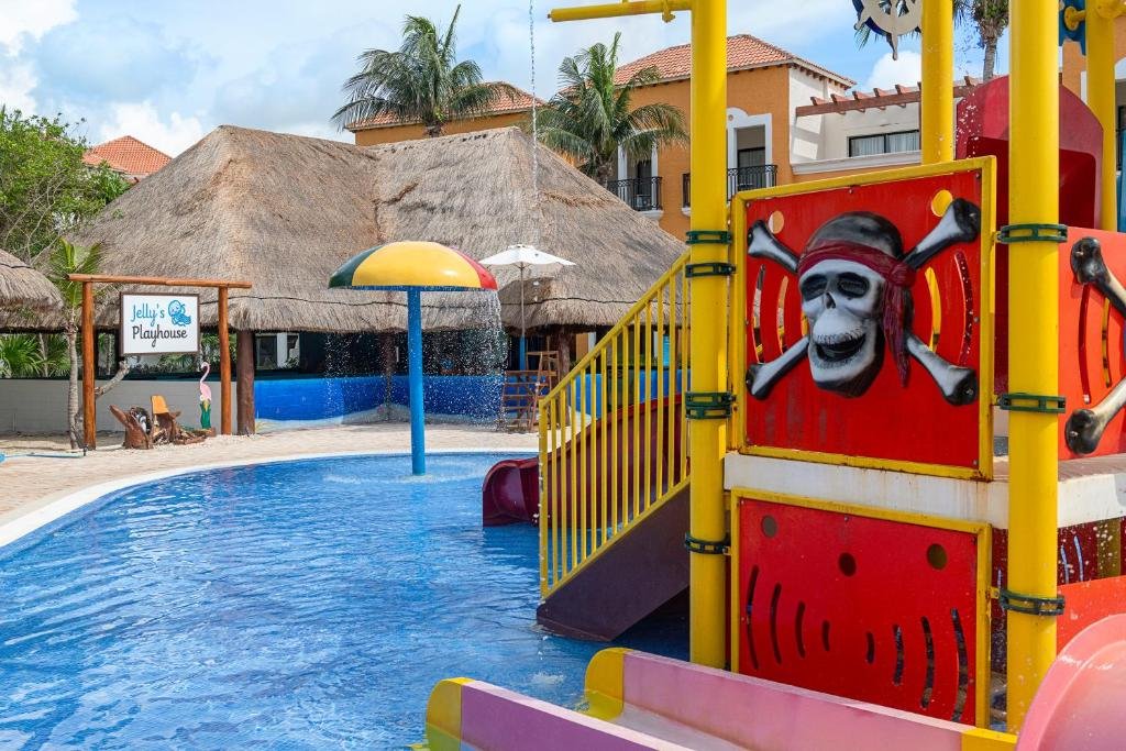 Ocean Coral Riviera Cancun resort
