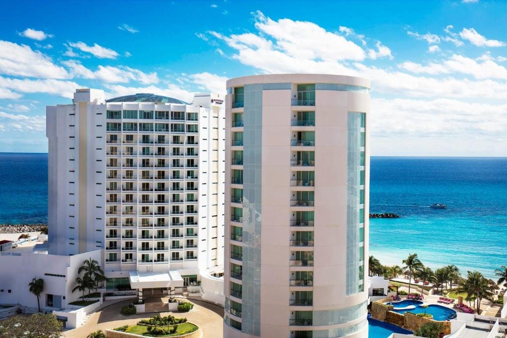 Krystal Grand Cancun resort