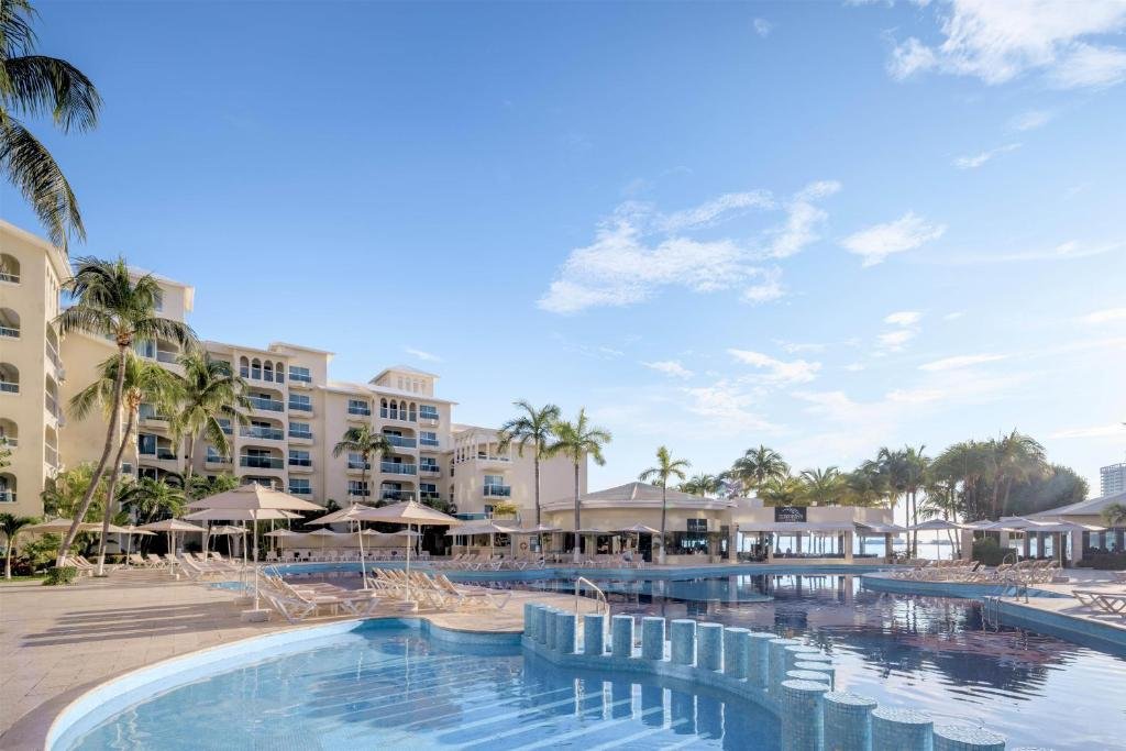Occidental Costa Cancun resort