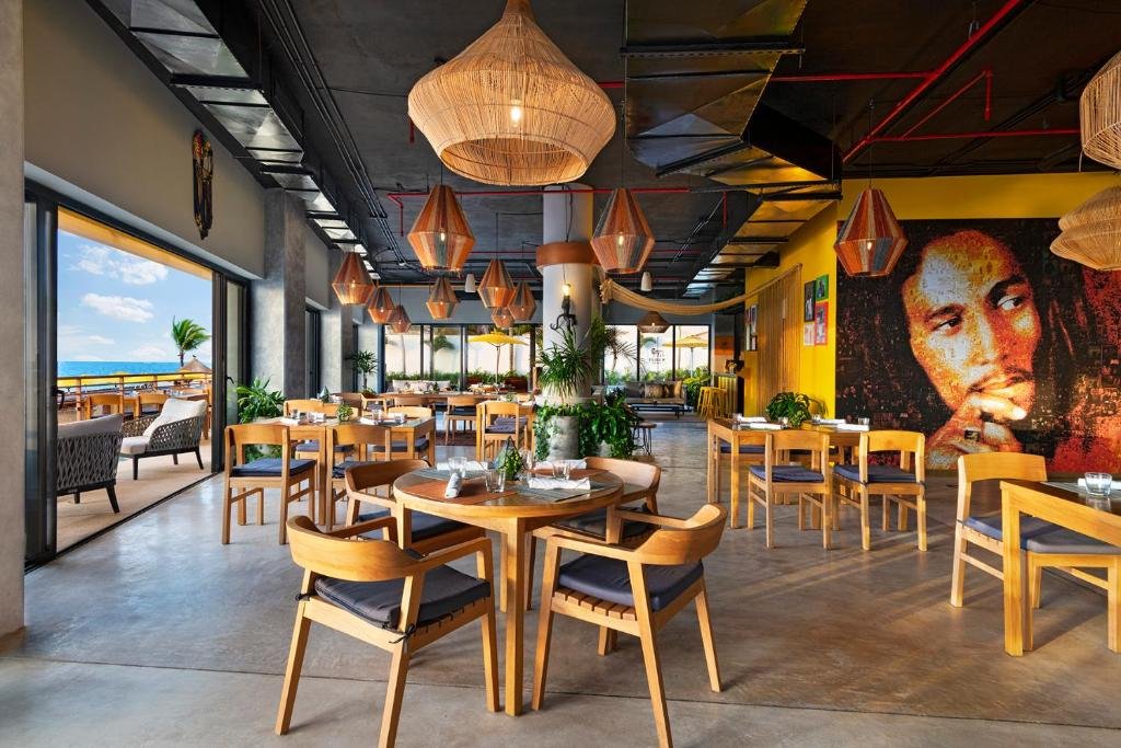 The Fives Oceanfront Puerto Morelos resort