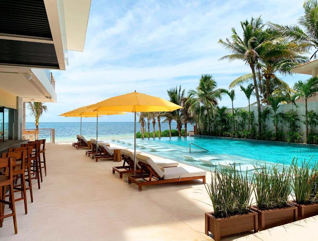 The Fives Oceanfront Puerto Morelos resort