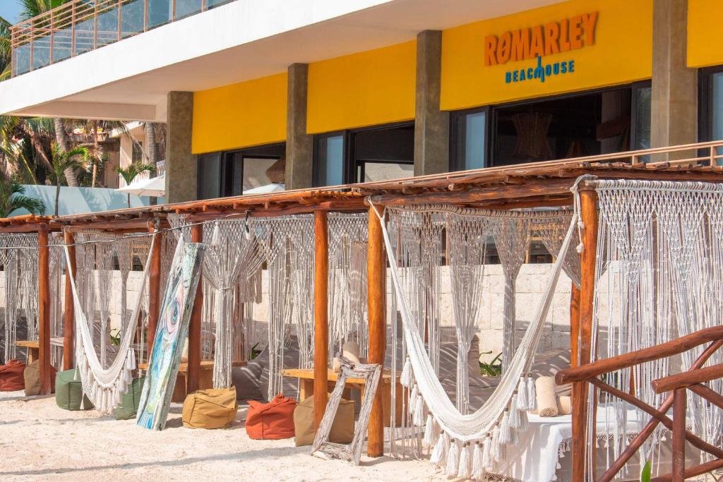 The Fives Oceanfront Puerto Morelos resort