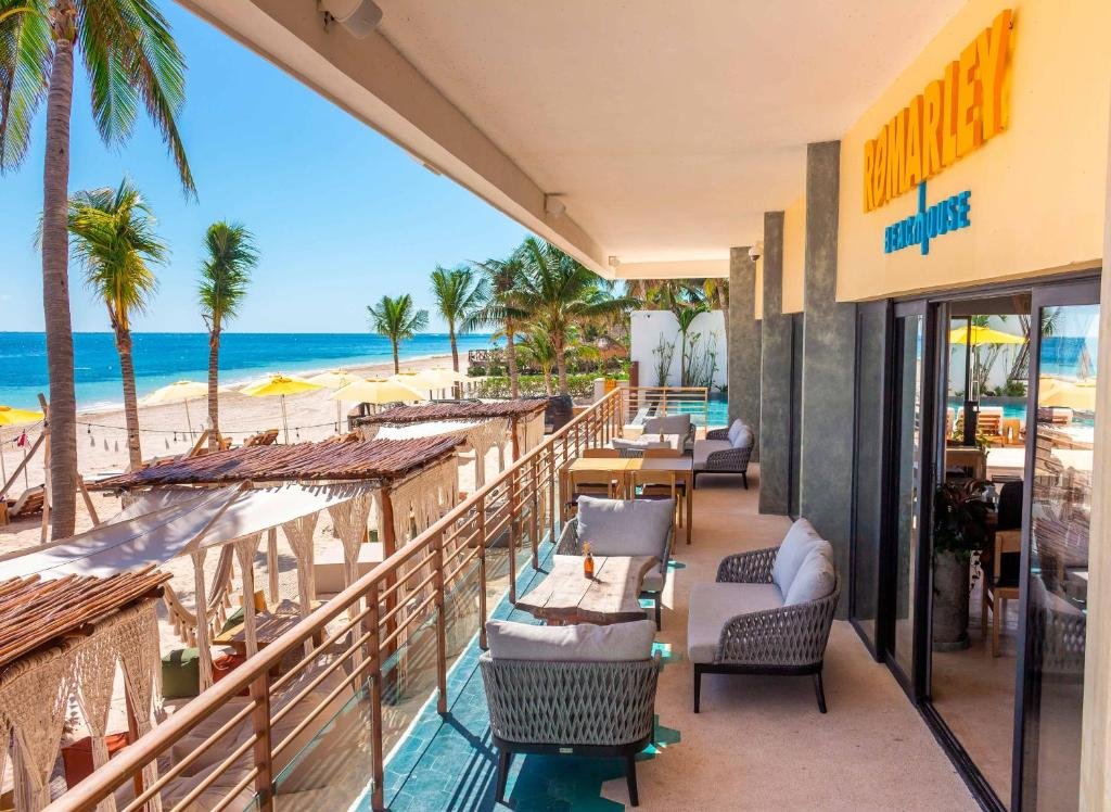 The Fives Oceanfront Puerto Morelos resort