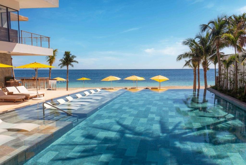 The Fives Oceanfront Puerto Morelos resort