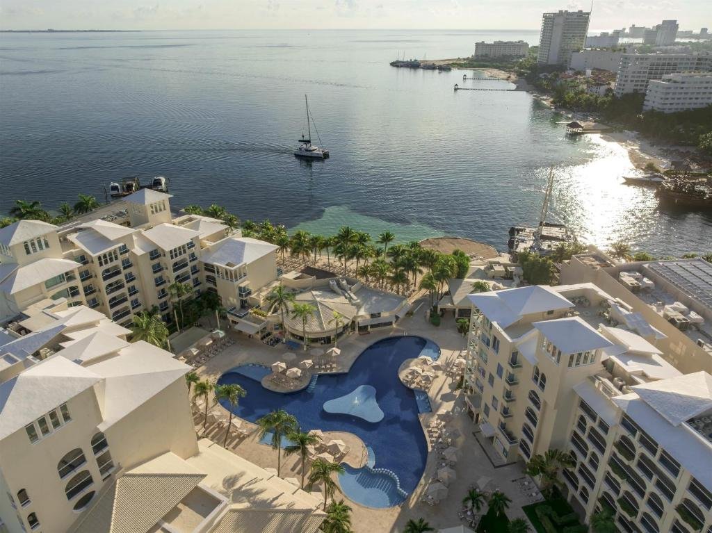 Occidental Costa Cancun resort