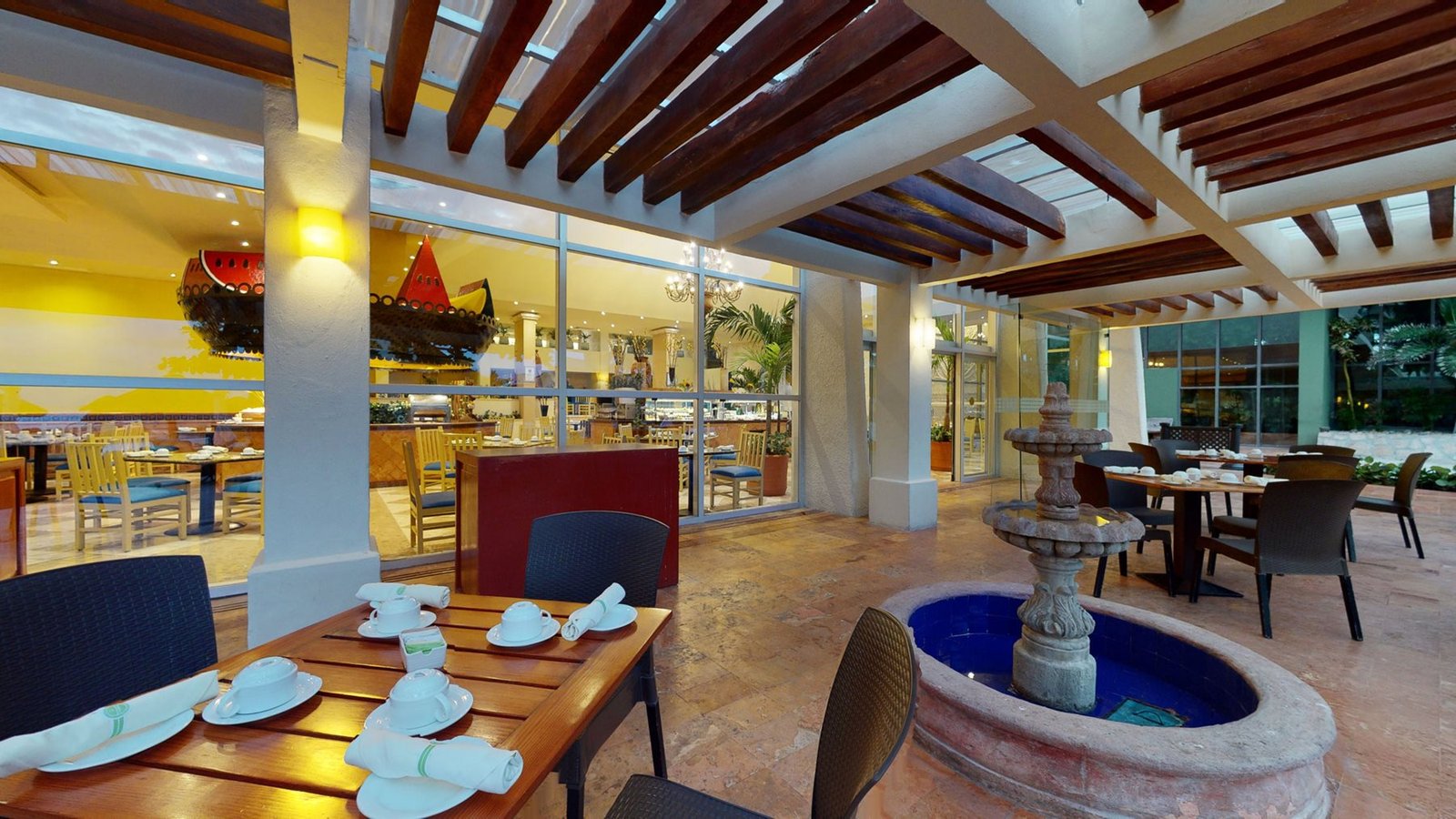 Grand Park Royal Cancún resort