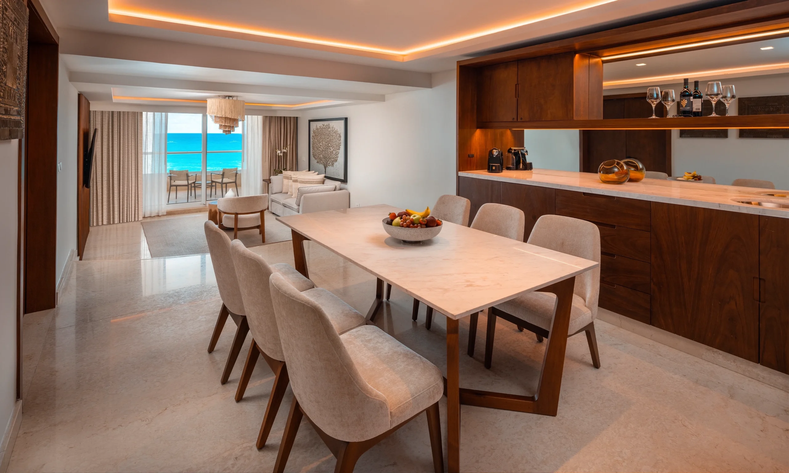 Superior Governor Suite at Sun Palace