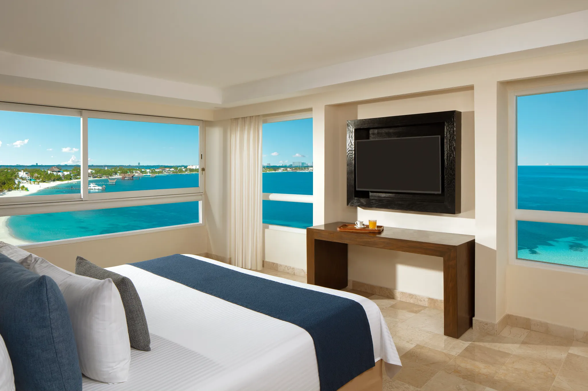 Preferred Club Master Suite Ocean Front at Dreams Sands Cancun Resort & Spa