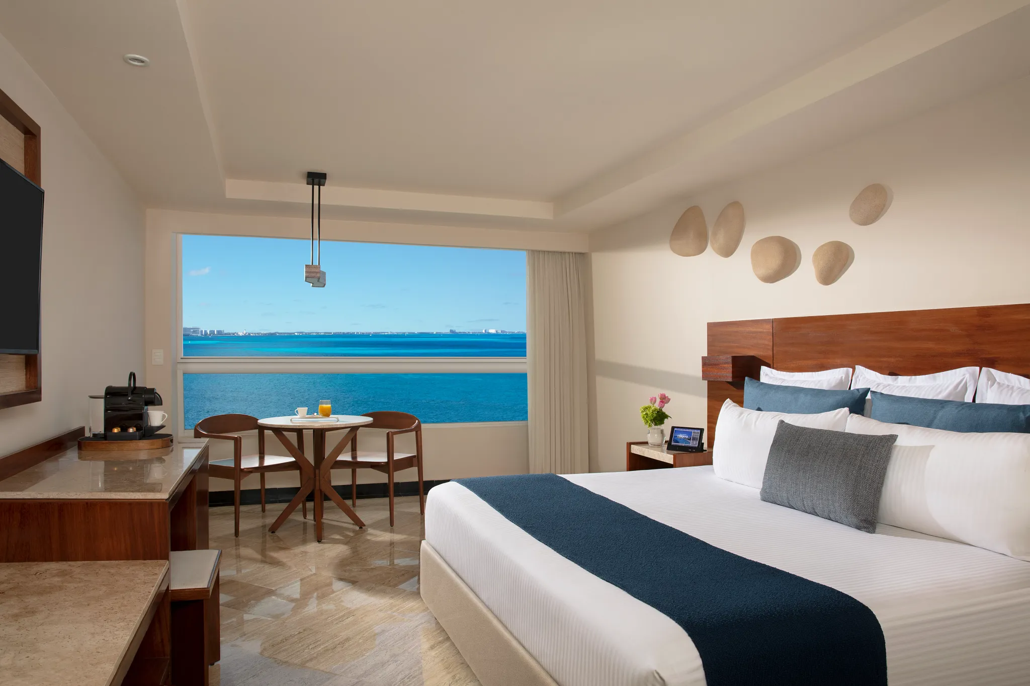 Preferred Club Ocean Front at Dreams Sands Cancun Resort & Spa
