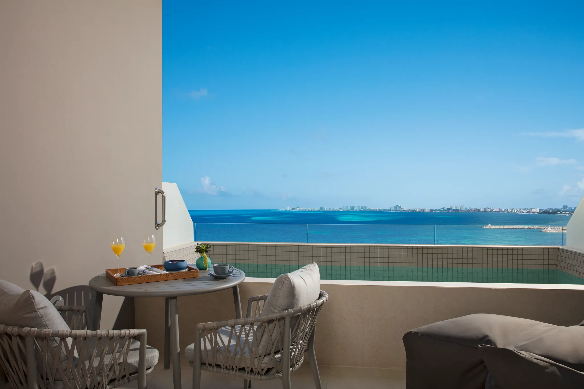 Vantage Club Deluxe Ocean View Plunge Pool at Hyatt Vivid Cancun
