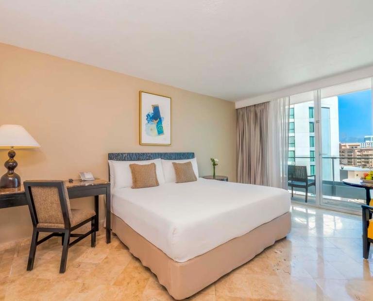 Standard Room at Krystal Grand Cancun