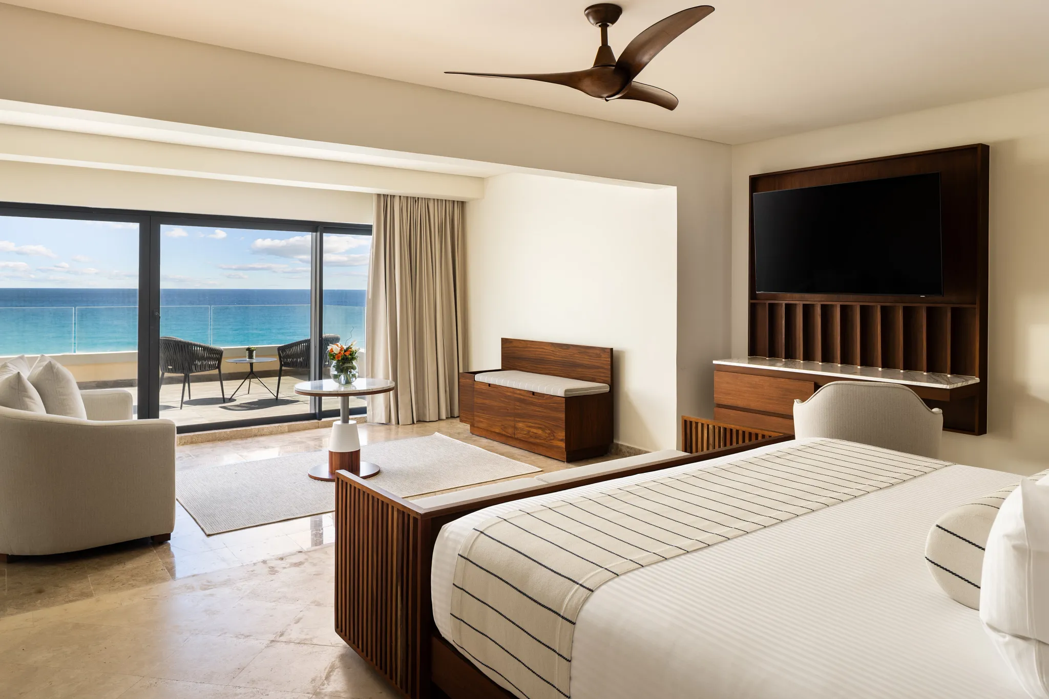Preferred Club Premium Ocean Front at Secrets Mirabel Cancun Resort & Spa