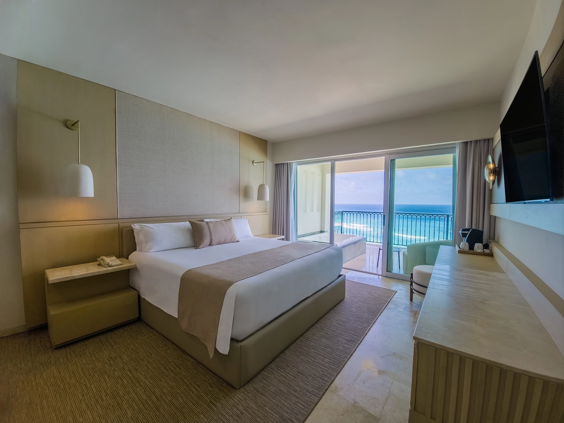 Premier Superior Master Ocean Front at Grand Park Royal Cancún