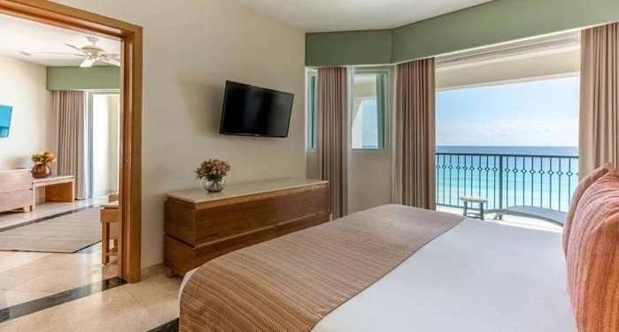 Premier Master Ocean Front at Grand Park Royal Cancún