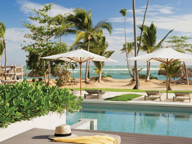 Excellence Club Beachfront Honeymoon Swim Up Suite at Excellence Carmen